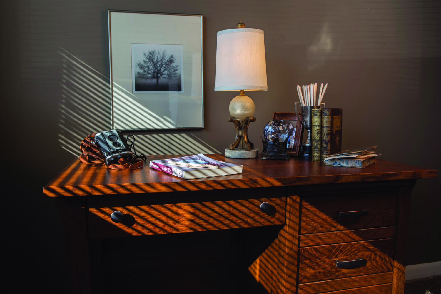 Student Desk: Stylish Study